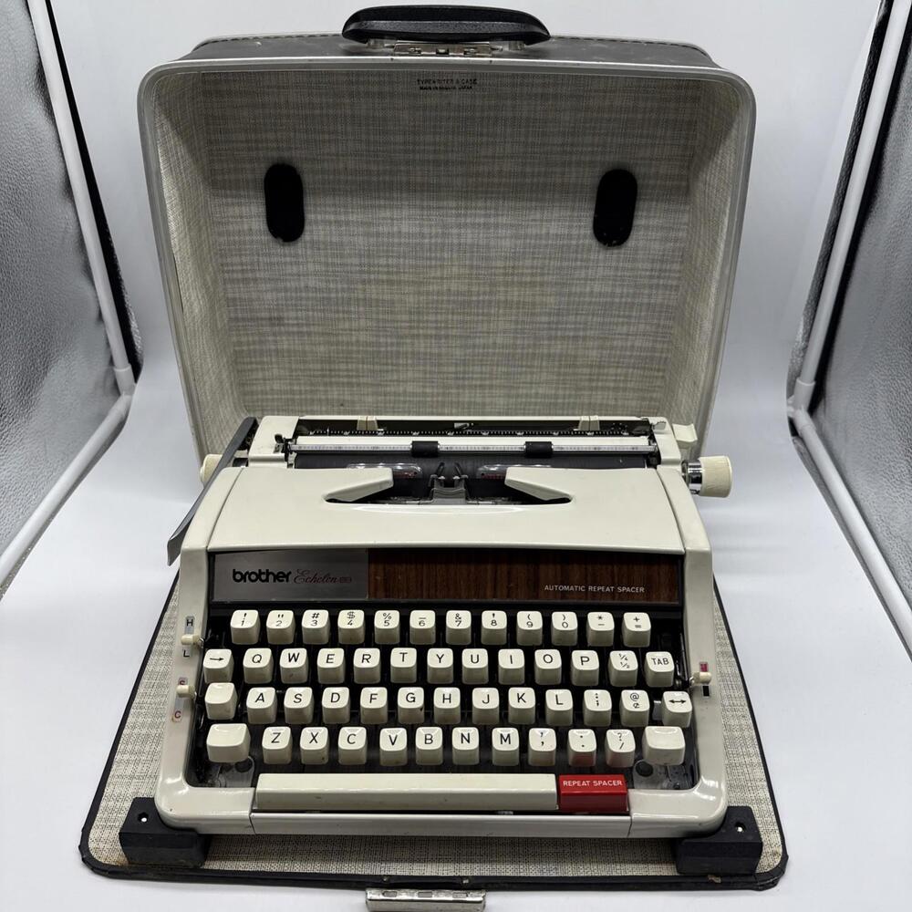 1970 Brother Echelon 89 Portable Manual Typewriter with Case Vintage